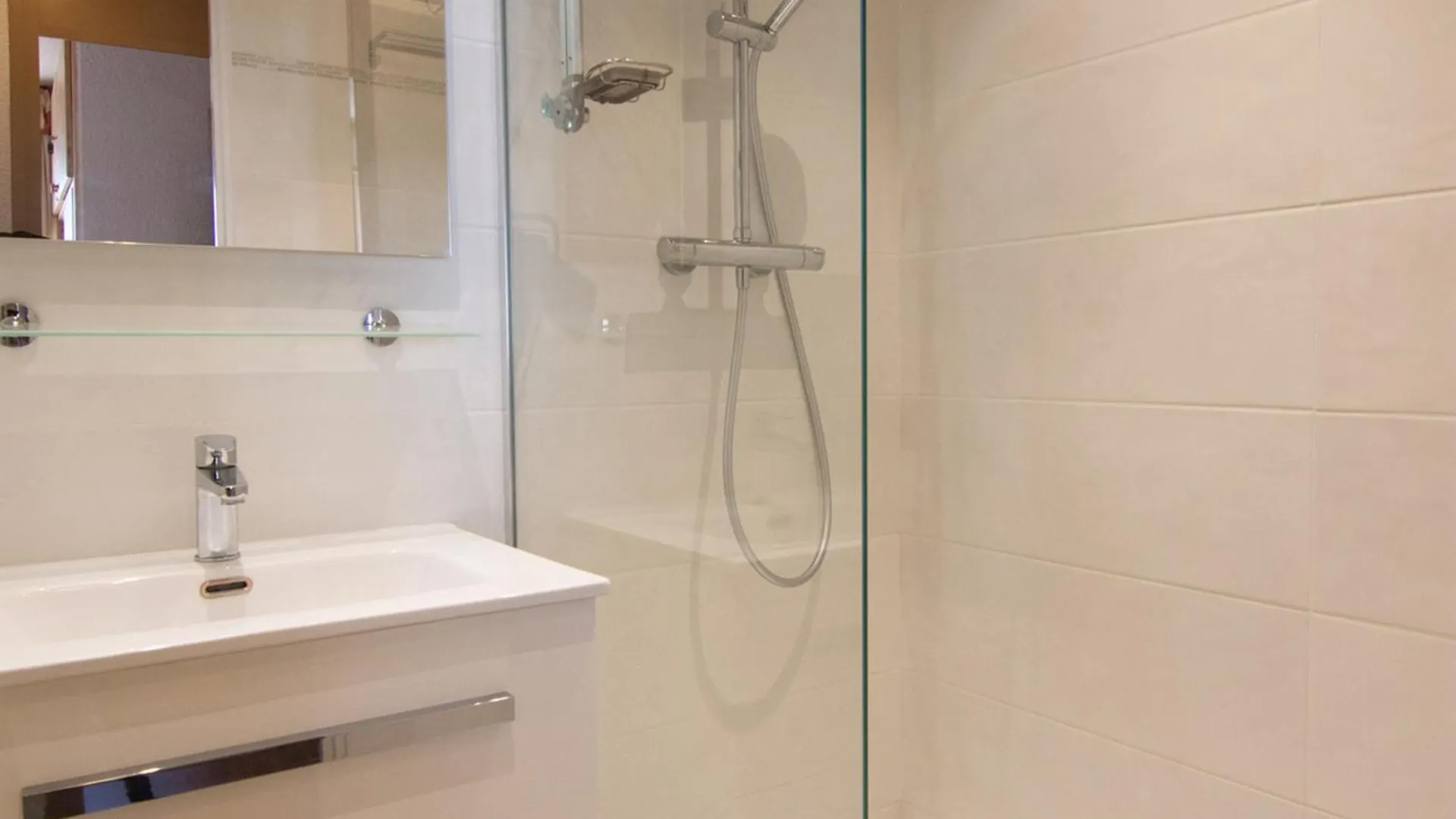 Apartment Confortable Appartement 4 Pieces, 8 Personnes, Parking, Terrasse Exposee Sud - Fr-1-263-452